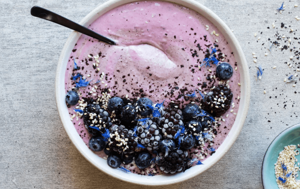 This Happens to Your Body When You Eat Açaí Every Day for a Month