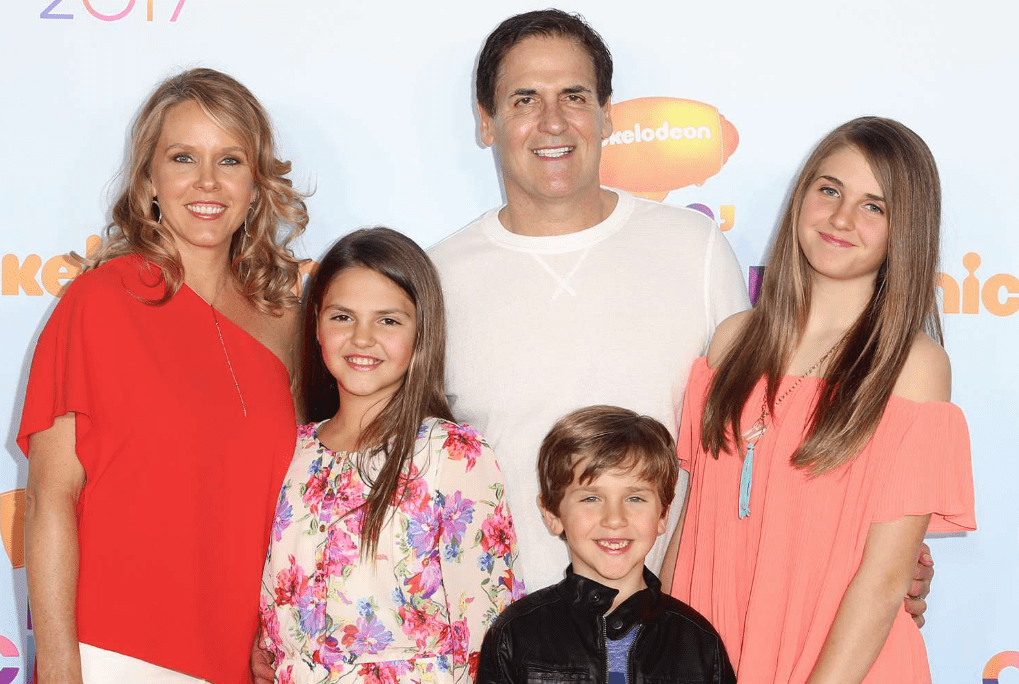 Alyssa Cuban: Everything You Should Know About Mark Cuban's Family